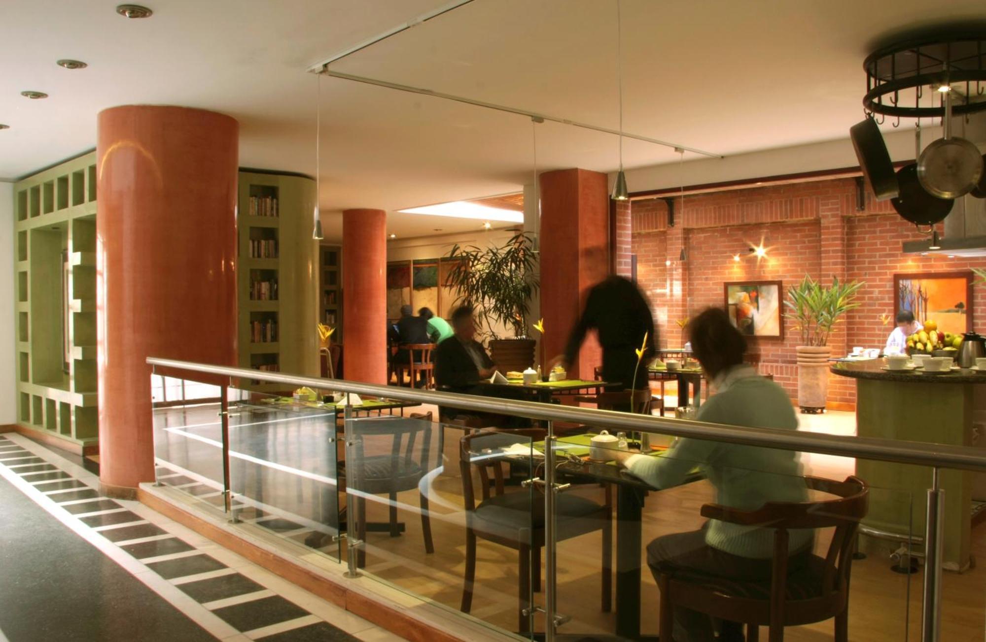 Casa Real 93 Hotel Bogota Bagian luar foto